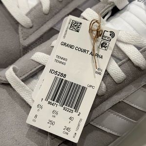 Adidas size 8 new in box Tennis shoes. Grey and White